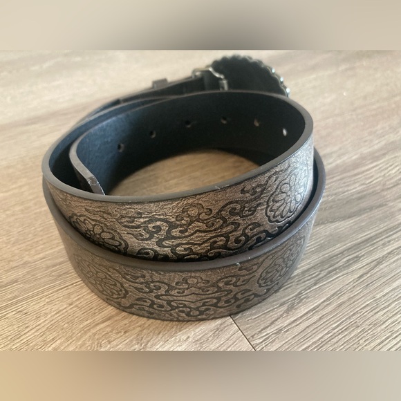 Silver Floral Belt with Turquoise Accent Stone - Picture 4 of 4